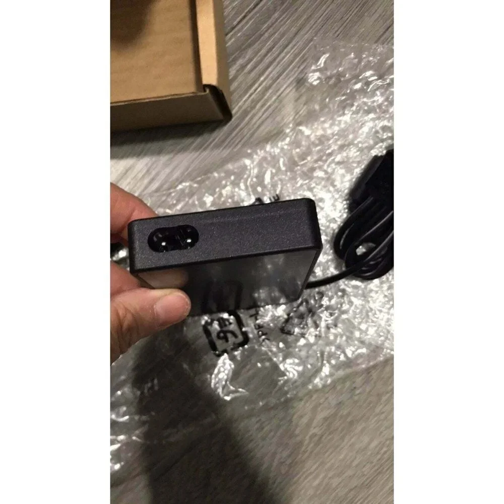 Lenovo ThinkPad‎ 65W Slim AC Adapter